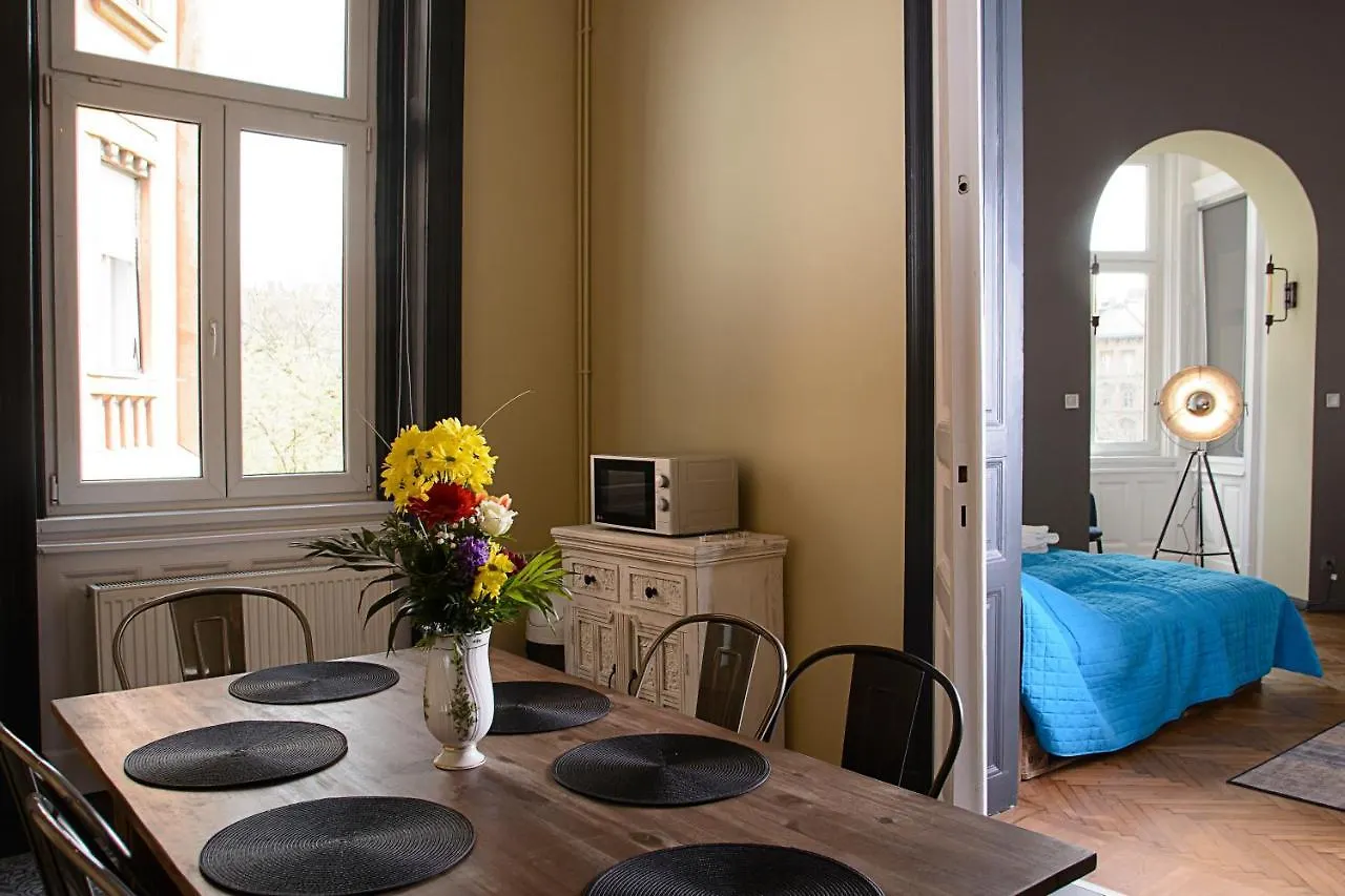 W-Tree Loft Style Apartment Budapest